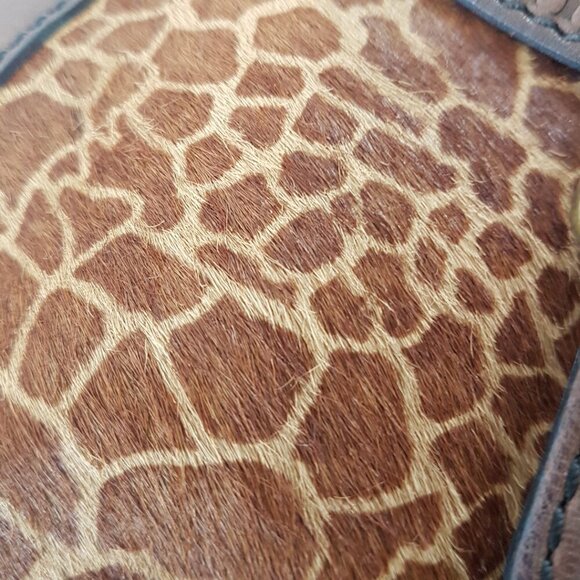 FOSSIL Brown Leather Crossbody Shoulder Bag with Adjustable Strap and Front Flap - Picture 6 of 10
